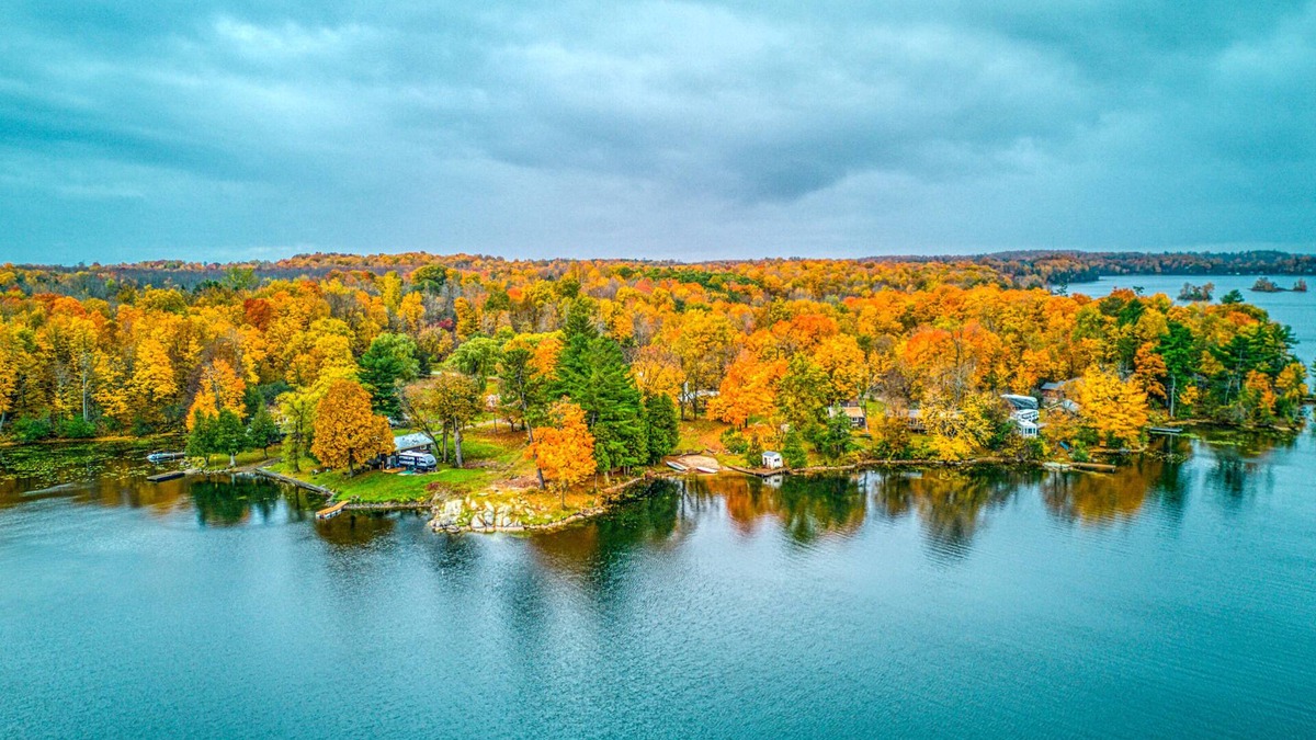 Frontenac Cottage | Luxury Lakefront Loft with Stunning Views