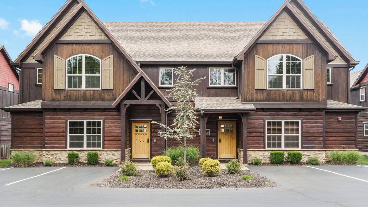Indian Point House | Luxury Lakefront Villa G~2 mi to SDC~HUGE POOL~Kayaks~Dock