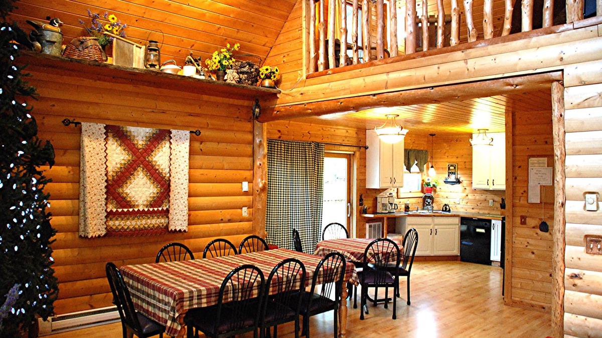 Akeley Cabin | Luxury lakeside cabin: massage, reflexology, lakeside sauna. Wheelchair access.
