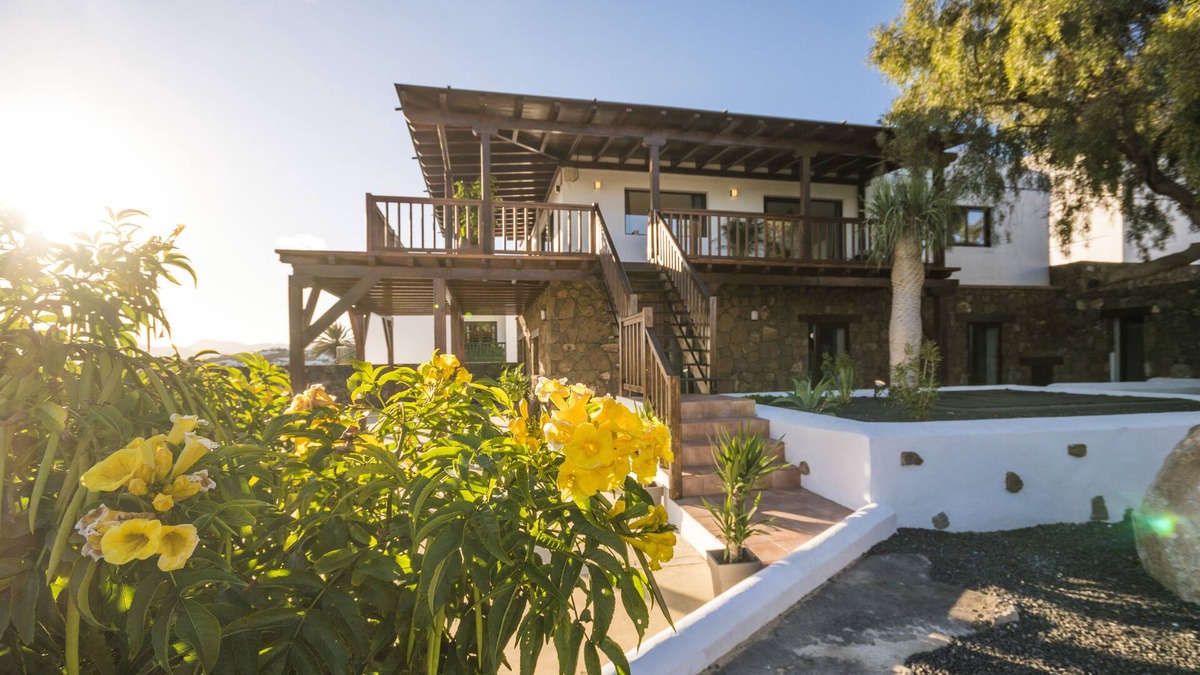 Macher Villa | LUXURY LANZAROTE SUPER VILLA 7 BEDROOMS/8 BATHROOMS