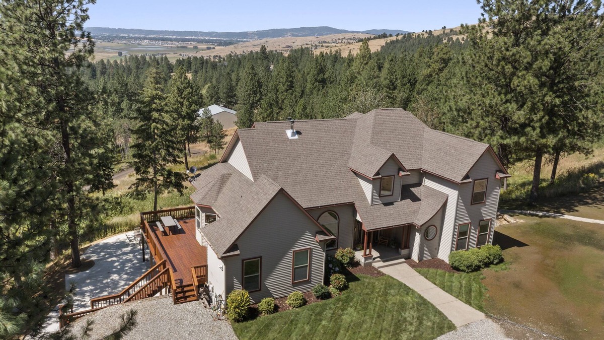 Mica House | Luxury Liberty Lake retreat on 11 forested acres!