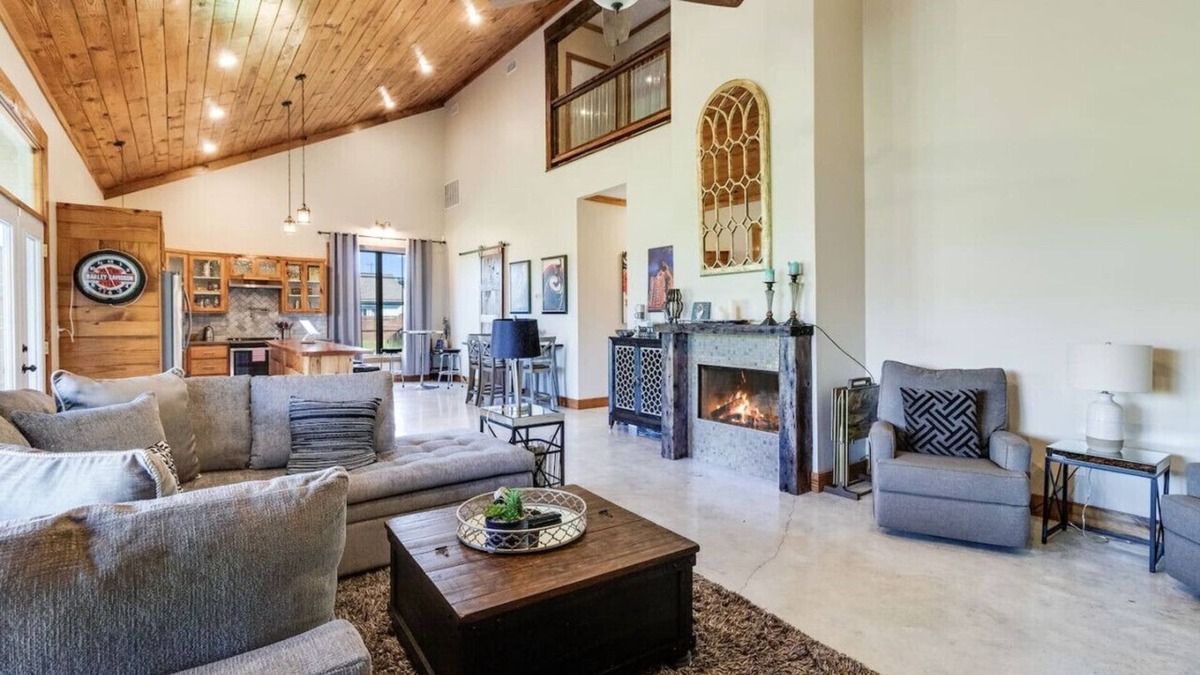 Milton House | Luxury Living - Barndominium