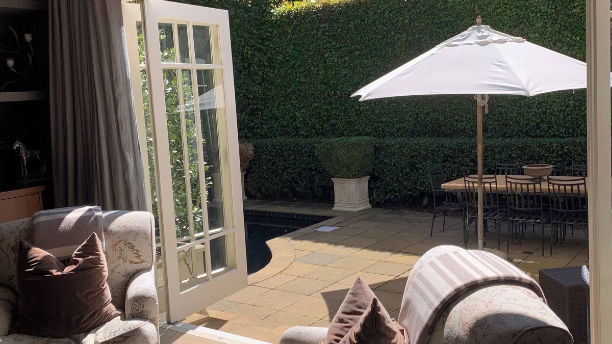 Remuera House | Luxury Living in Remuera Family Home w Pool - Prime Location