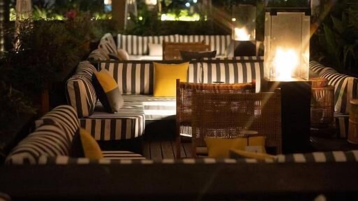 Hipodromo Hotel | Luxury Living: Explore El Pendulo from Our Contemporary Abode!