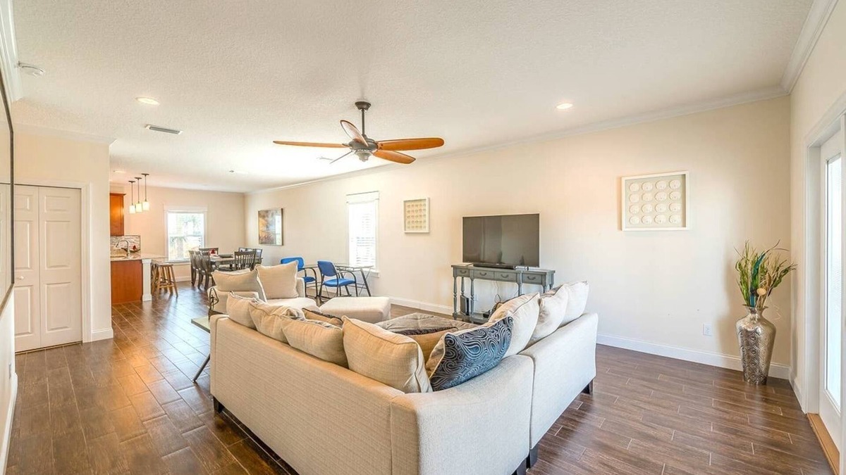 Jacksonville Beach Villa | Luxury Living - Modern Beach Townhouse