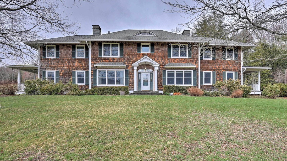 Livingston Manor House | Luxury Livingston Manor Home w/Guest House & Pool!