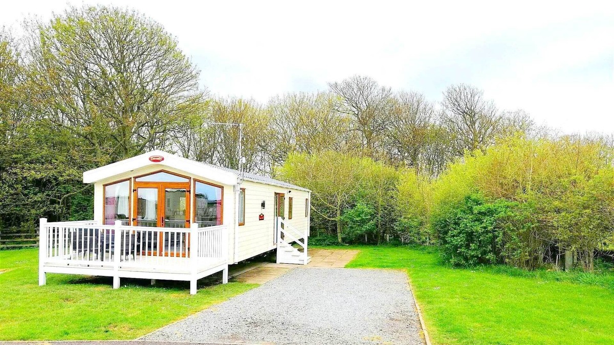 Tunstall Cabin | Luxury Lodge Caravan Sand Le Mere Holiday Park
