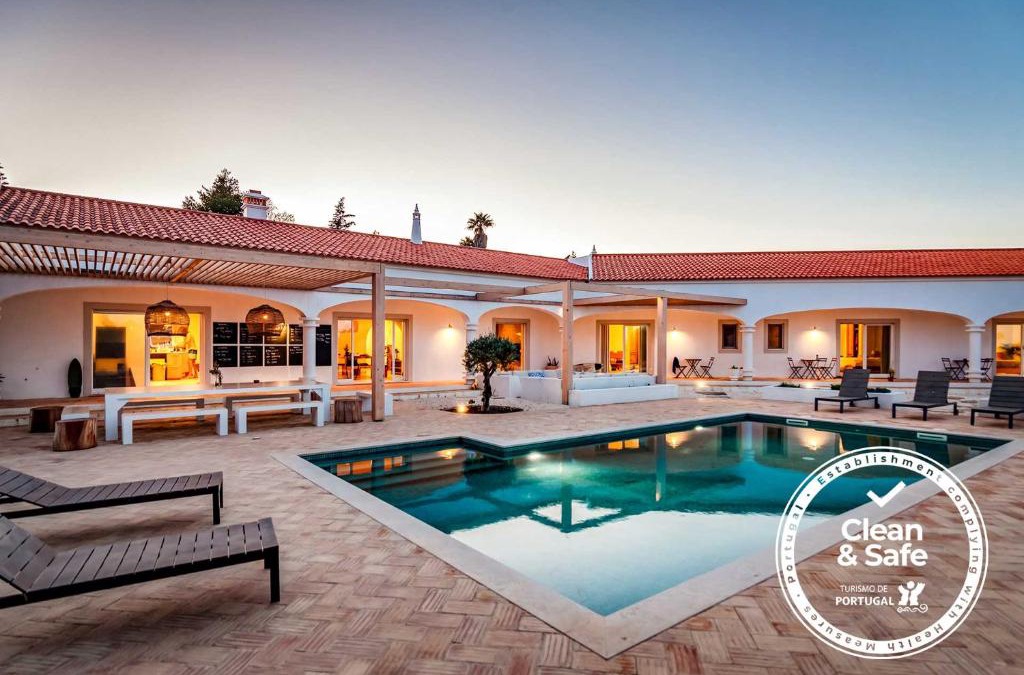 Colinas Verdes Villa | Luxury Lodge in outskirts of Lagos