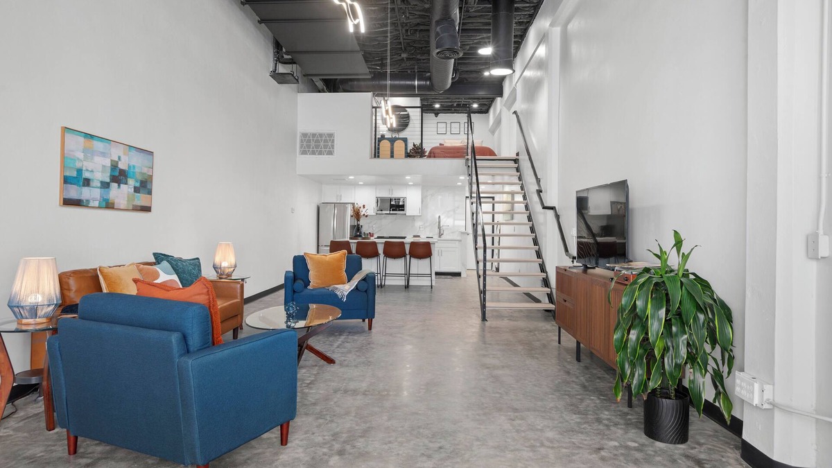 Cortez Hill Apartment | LUXURY Loft- Across the street from Balboa Park & Zoo, Little Italy & Petco Park