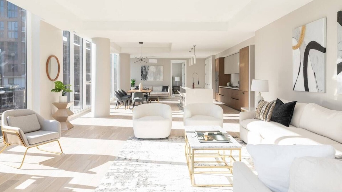 Near North Side Apartment | Luxury Loft Collection COMBO 01/02 | Terrace