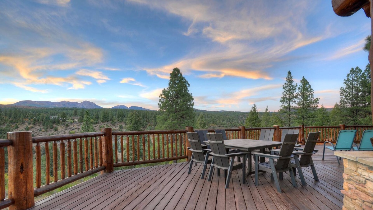 Durango West House | Luxury Log home on 40 Acres - Awesome Views and Decks - 7 Min to Durango