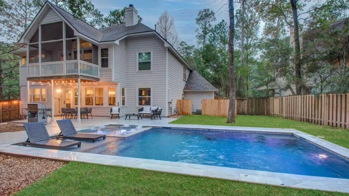 Alden Bridge House | Luxury Mansion Dream Home - 4 Bed, Pool, Grill