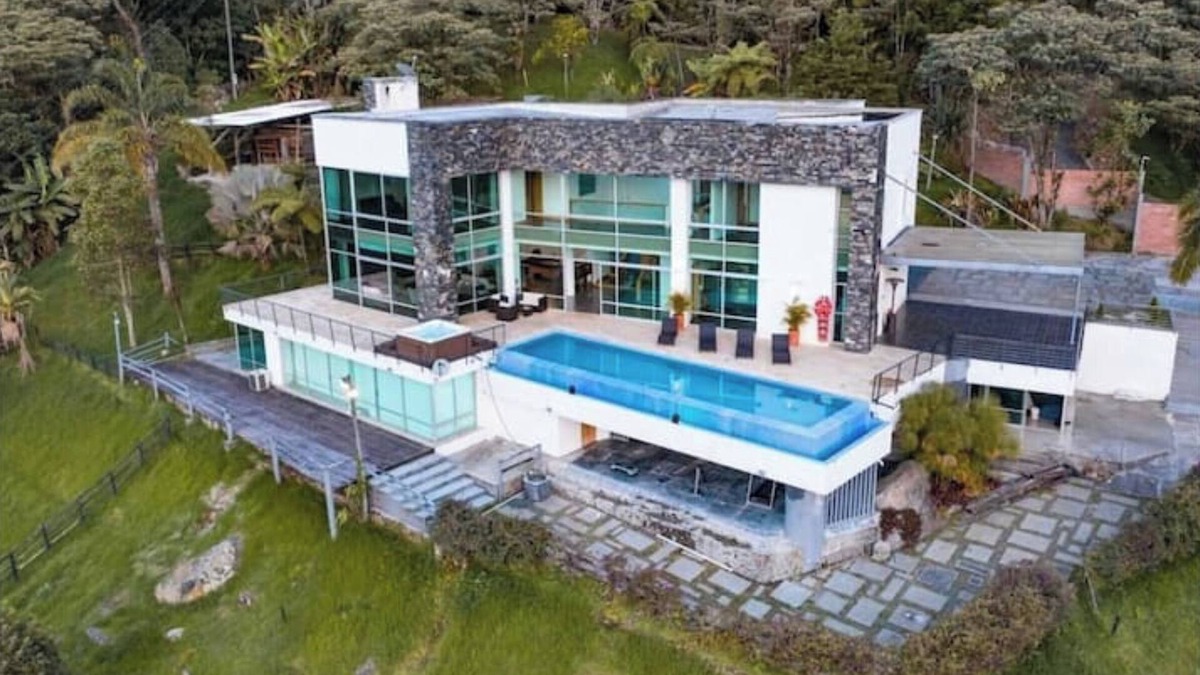 Medellin Cottage | Luxury mansion in Las Palmas, Medellin!