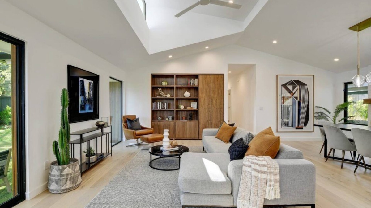 Barton Hills House | Luxury mid-century modern-inspired home