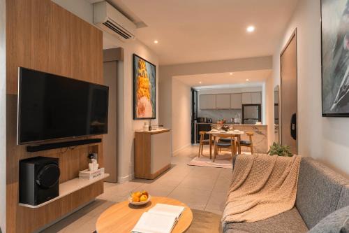 District 1 Apartment | Luxury Modern 2Brs 2Wc, Zenity D1 City View