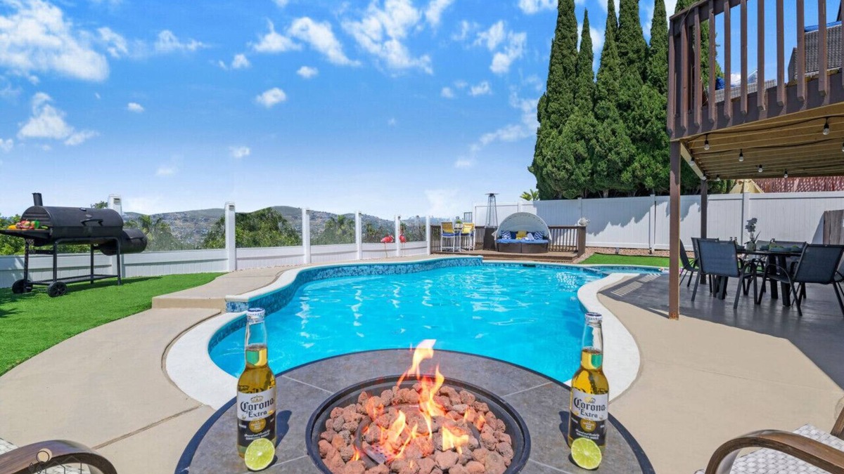 La Presa House | Luxury Modern Home: Pool, Spa & City Skyline Views!