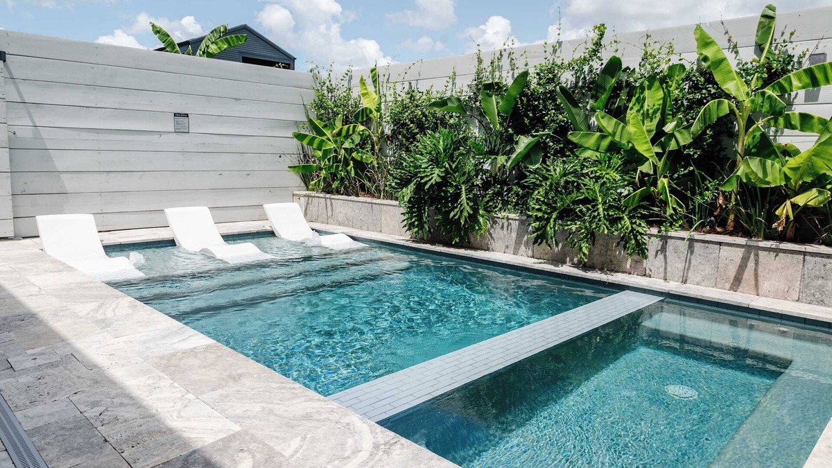 Faubourg Lafayette Hotel | Luxury Modern Home | Heated Pool & Spa