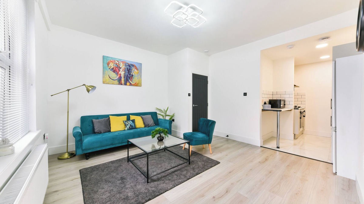 South Norwood Apartment | Luxury Modern One Bedroom Apartment- With Wifi