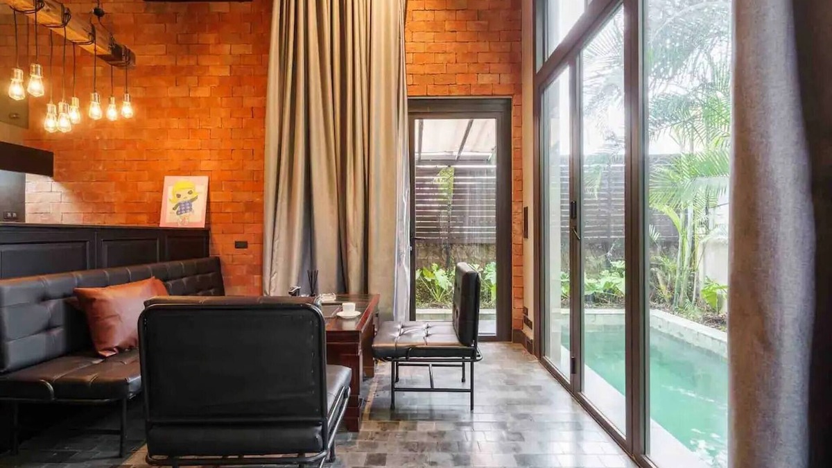 Ekkamai Villa | Luxury Modern Pool Jacuzzi Villa 5BR Thonglor