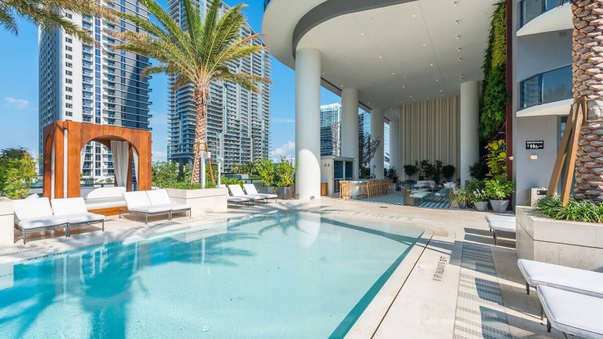 Brickell Hotel | Luxury Modern Style Hotel, Prime Brickell Location w/Terrace Pool