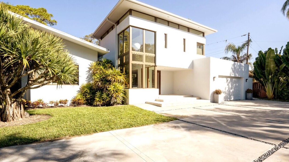 Indian Beach Sapphire Shores House | Luxury Modern Ville in Heart of Sarasota