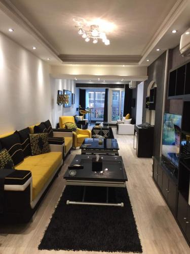 Al Duqqi Apartment | Luxury Mohandeseen Apartment