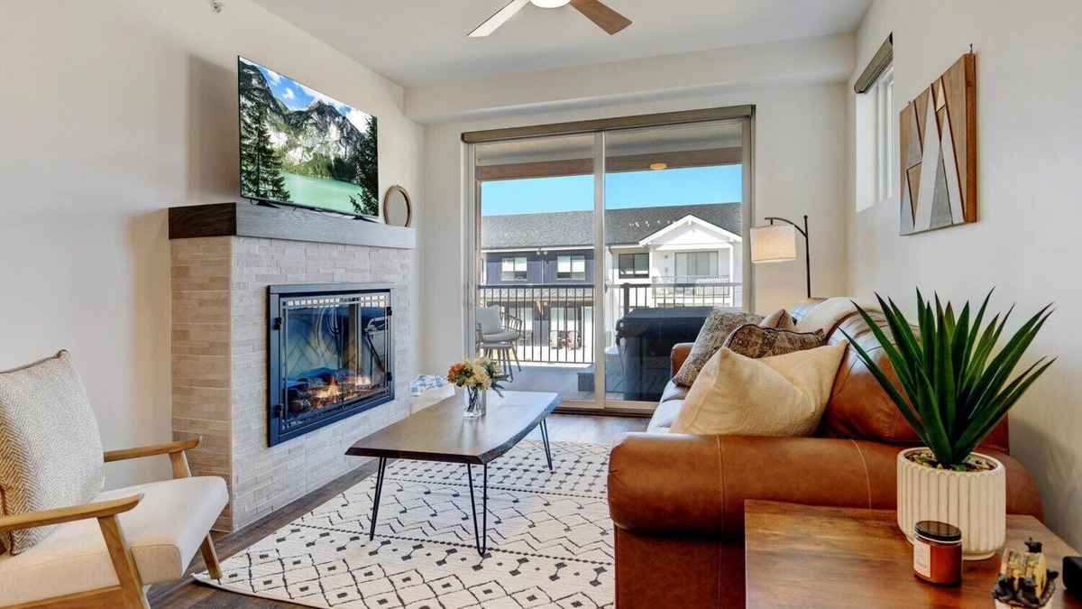 Fraser House | Luxury Mountain Condo 361 3 I Private Hot Tub I Great Views I Best Price I Discounted Attractions