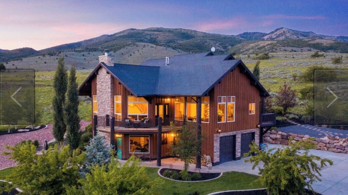 Liberty House | Luxury Mountain home,close to Powder Mountain/Snow Basin, Hot Tub. Pet Friendly!