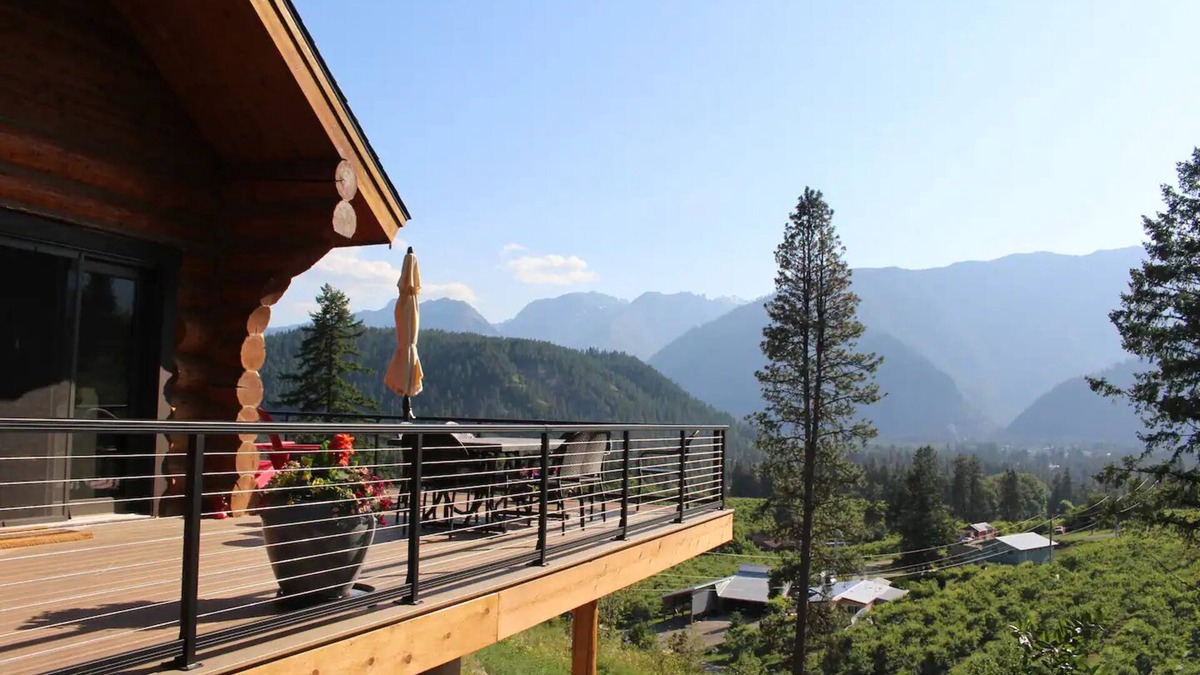 Leavenworth Cabin | Luxury Mountain Lodge. Unrivaled Views. Chef’s Kitchen. Family Play Spaces.