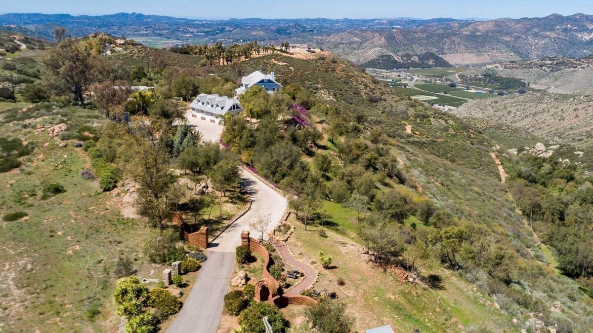 Ramona House | Luxury Mountain Top Estate on 21Acres + Pool+Hot Tub+ 3 Kitchens + Hiking Trails