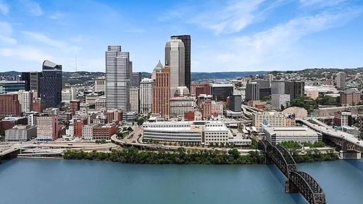 Mount Washington House | Luxury Mountainside with Spectacular City Views