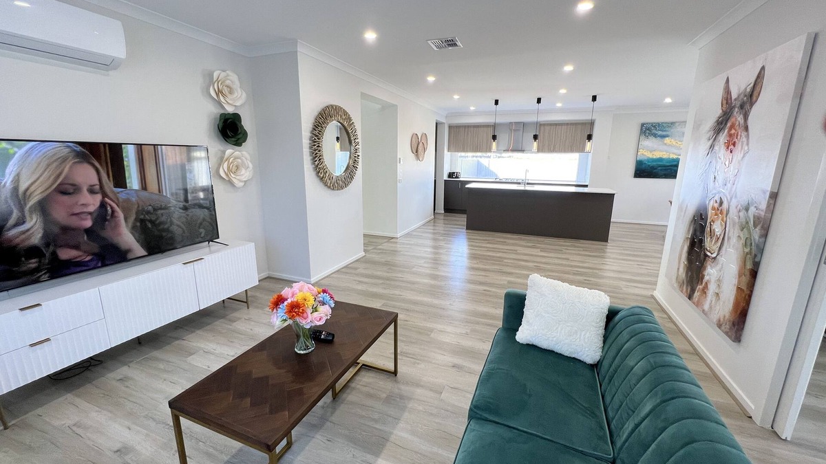 Werribee House | Luxury new 7 Bedroom house