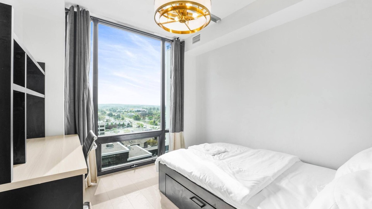Waterloo Condo | Luxury New Condo+HighRise Building+2BD+2TV+Ensuite Laundry