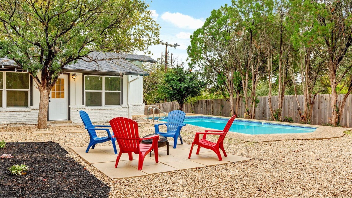 Oakwell Farms House | Luxury Newly Renovated Home w/Private Pool+Fire Pit+BBQ Near Downtown&Airport