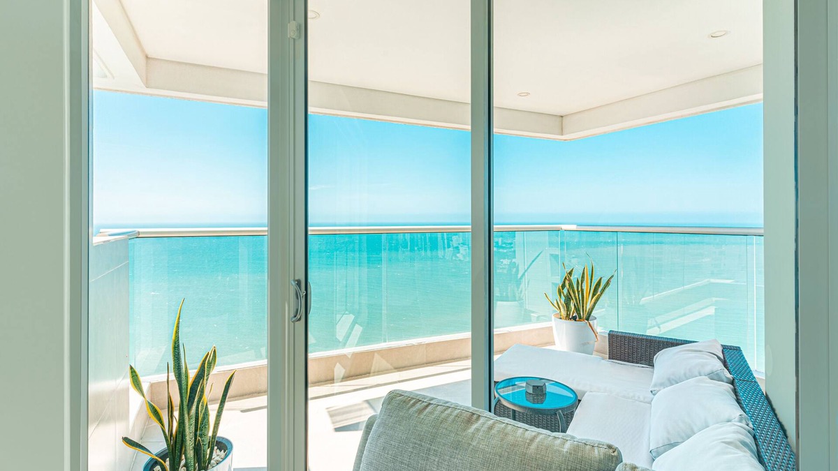 Bocagrande Condo | Luxury Oceanfront Oasis Retreat! Relax, Play, Live, Enjoy