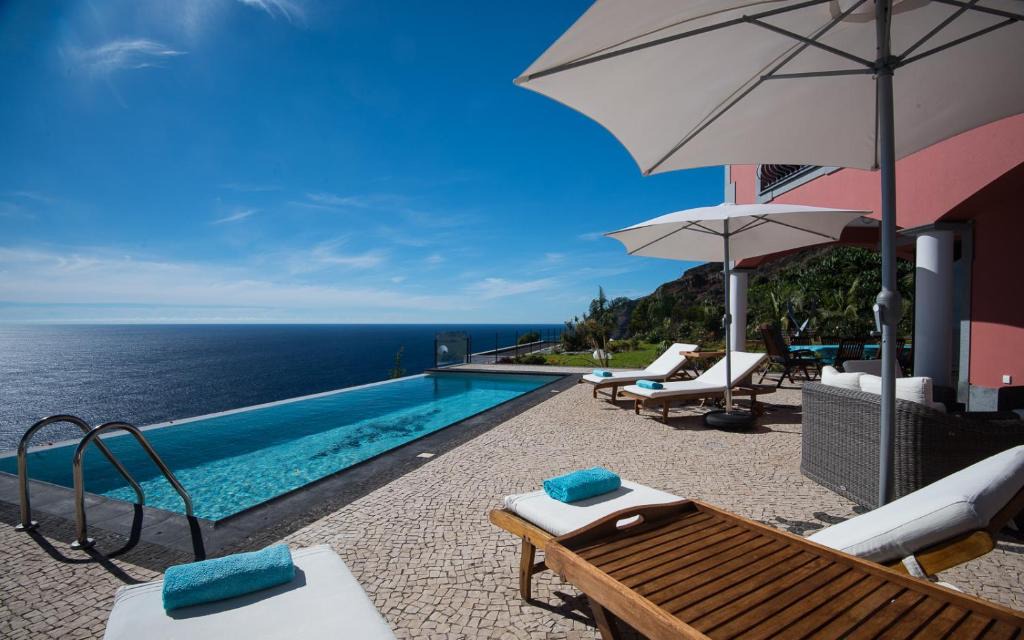 Arco da Calheta Villa | Luxury Ocean Front Villla