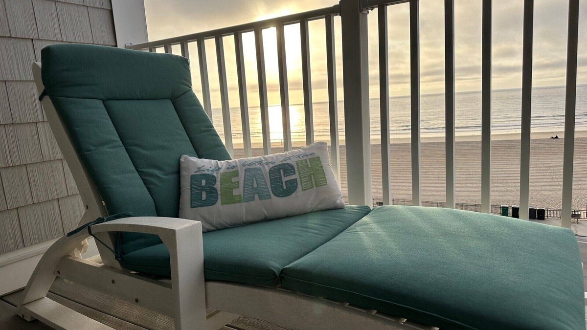 Hampton Condo | Luxury Oceanfront 2-bedroom condo with VIEWS in Hampton