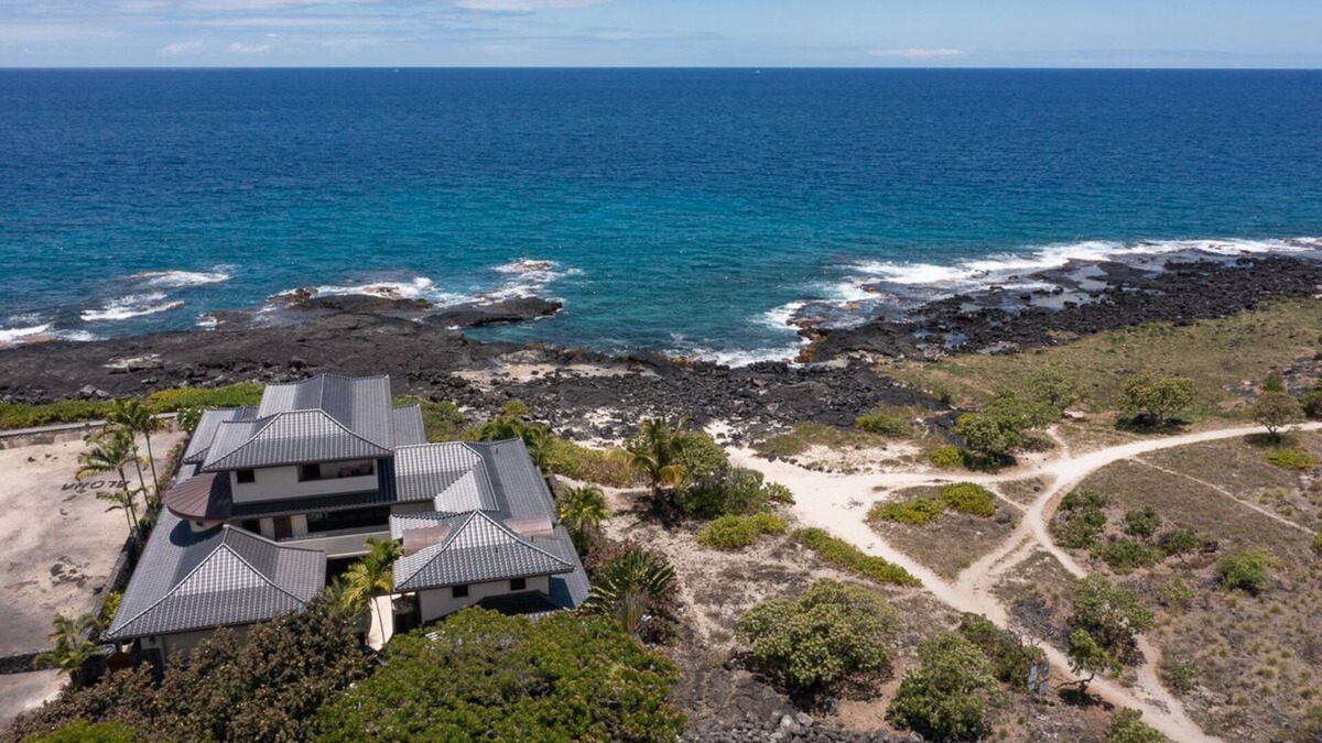 Kailua-Kona House | Luxury Oceanfront Estate
