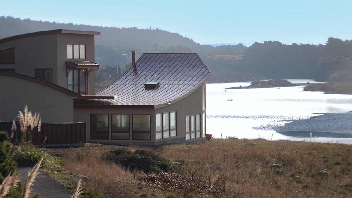 Gualala House | Luxury oceanfront home with 270-degree views, hot tub & 2 fireplaces