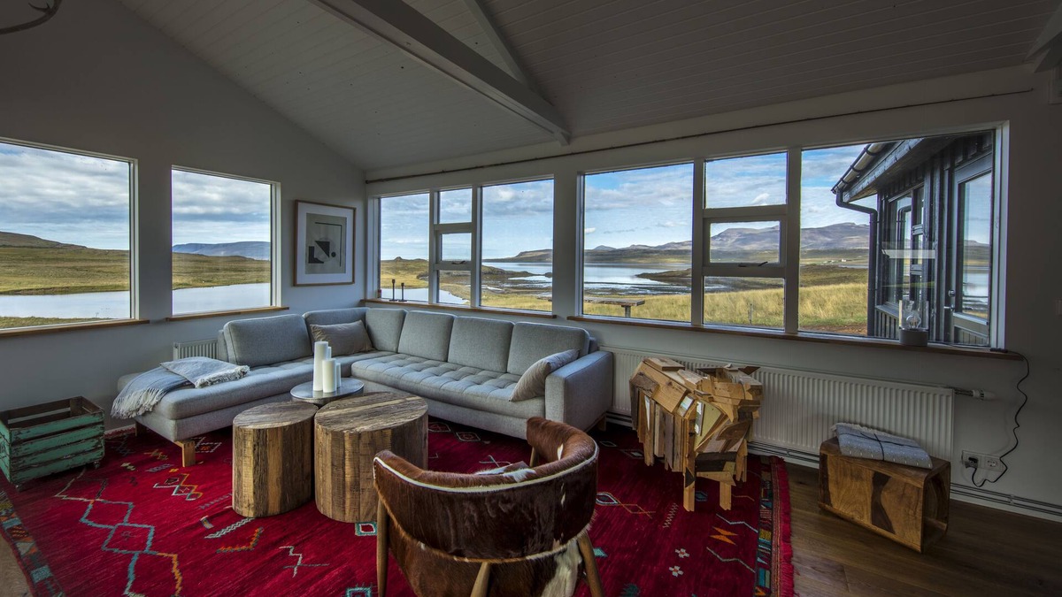 Kjosarhreppur House | Luxury Oceanfront Lodge with mountain view and natural Geothermal hot spring