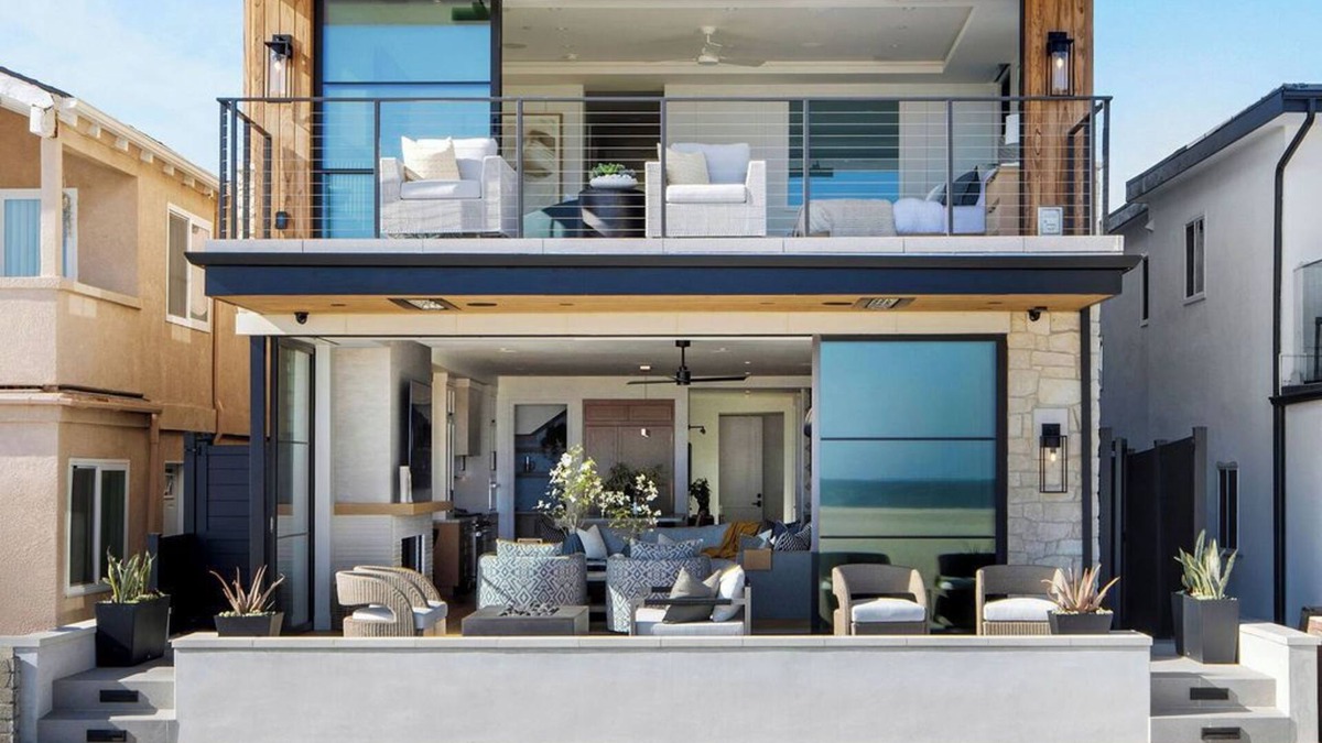 Balboa Peninsula House | LUXURY Oceanfront NEW Designer Home! Now available for making the BEST memories!