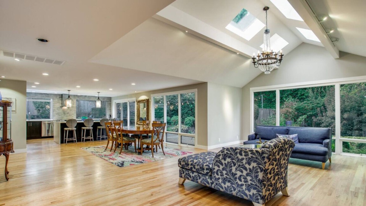Mercer Island House | Luxury on Mercer Island bus to Seattle or Bellevue