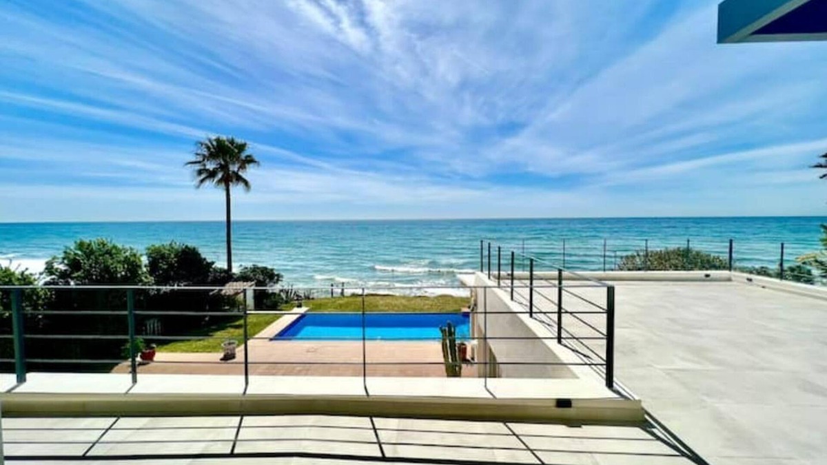 Carib Playa Villa | Luxury on the beachfront