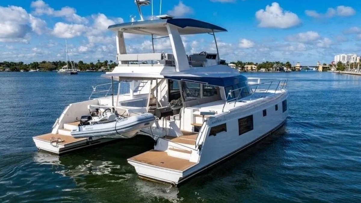 Key West Boat Rental | Luxury on the Sea! 47' Motor Yacht in Beautiful 5-Star Resort!