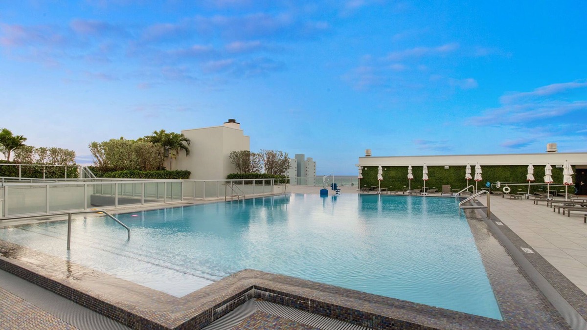Hollywood Resort | Luxury one bedroom Apt/ at Hollywood beach resort