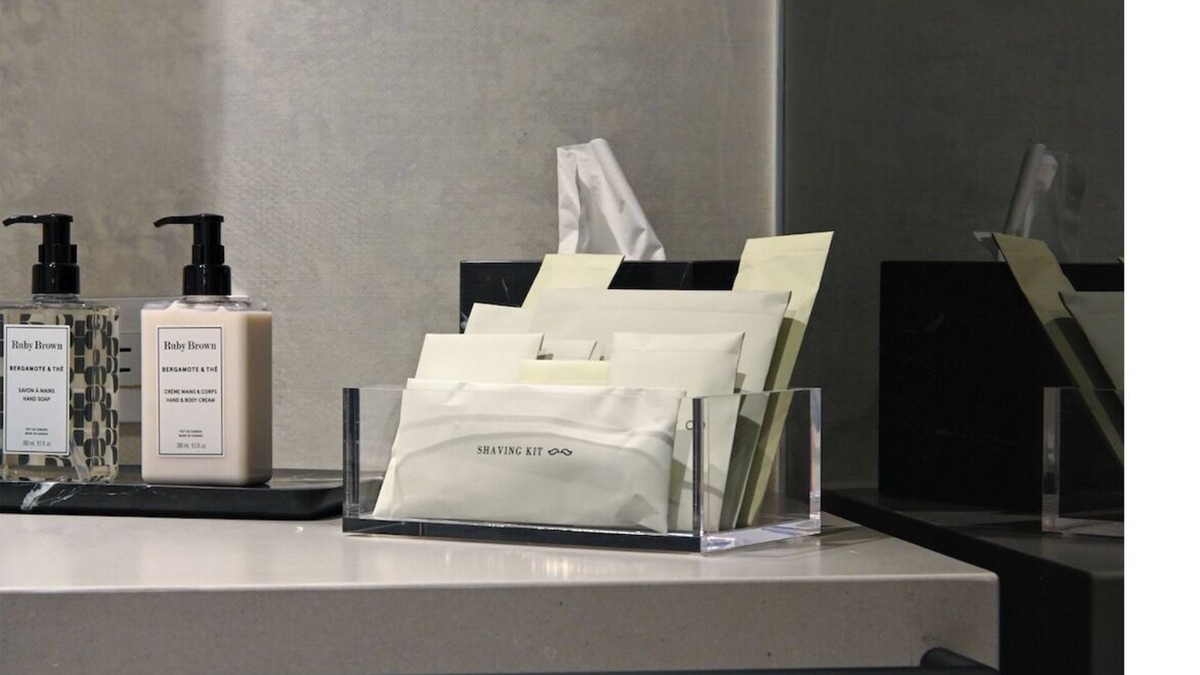Davenport Apartment | Luxury One Bedroom, ensuite bathroom, in suite laundry & concierge services