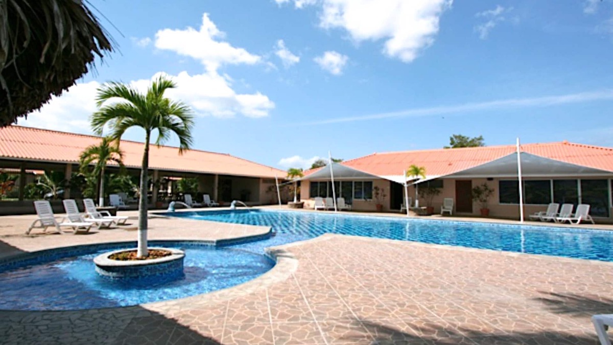 Pajonal House | Luxury One Bedroom Home/Spectacular Pool/Near Beaches/Near Major Amenities