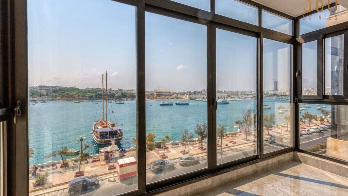 Sliema Apartment | Luxury, one of a kind home, in Sliema ferries & AC
