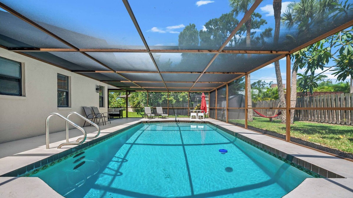 Venice Groves House | Luxury Paradise 4 Bedroom House with Heated Pool