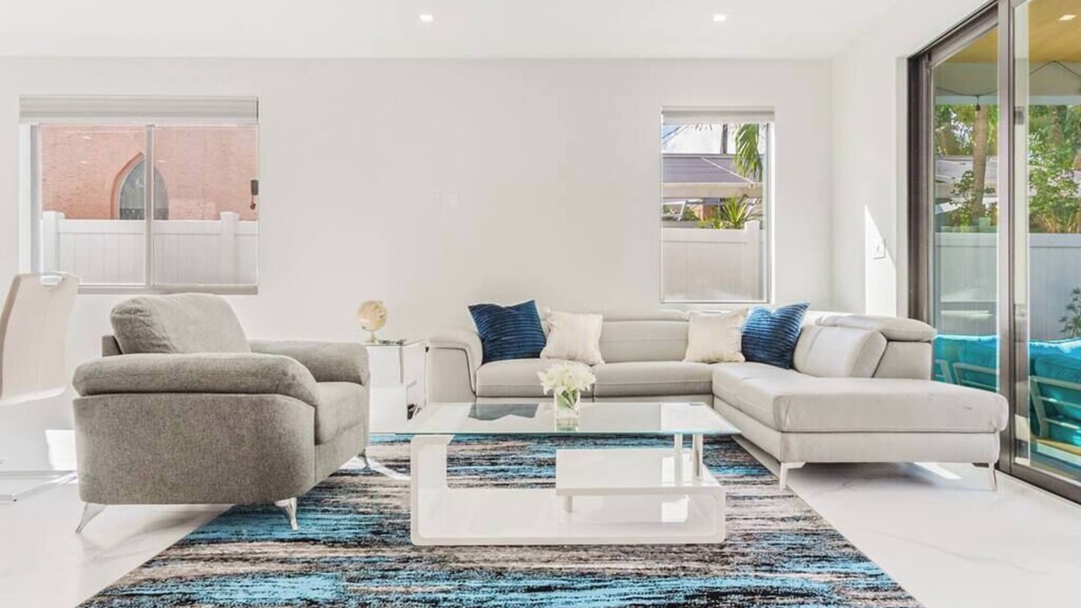 Victoria Park House | Luxury Paradise, walk to Las Olas -5 mins to Beach